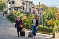 Urlaub mit Mama – Andrea (Anja Kling) und Helga (Christine Schorn, li.) stranden in der italienischen Provinz.