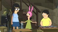 Bob's Burgers – Tina (l.), Louise (M.) und Gene (r.) kämpfen mit ihren selbstgemachten Geschenken um den Mistelzweig-Preis ...