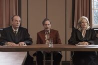 Die Kanzlei – (v.l.n.r.) Markus Gellert (Herbert Knaup); Paul Siemsen (Michael Wittenborn); Isabel von Brede (Sabine Postel)