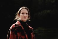 Cryptid – Lisa (Astrid Morberg) steht vor einer schwerwiegenden Entscheidung: Soll sie sich für alle anderen opfern?