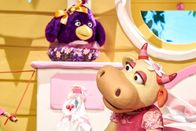 ABC Bär – "ABC Bär", Der ABC Bär und seine Tierfreunde reisen ab heute mit ihrem lustigen Baumhaus durch das Land, um ihre Zahl- und Buchstabenspiele aufzuführen und erleben dabei jede Menge spannender Geschichten.