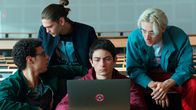 Stalk – v.l.n.r.: Samir (Yasin Houicha), Alex (Pablo Cobo), Lucas „Lux“ (Théo Fernandez) und Lolo (Rio Vega)