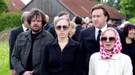Braunschlag – von links: Reinhard Matussek (Raimund Wallisch), Elfi Pfeisinger (Nina Proll), Richard Pfeisinger (Nicholas Ofczarek) und Tante Cornelia (Bibiana Zeller).