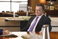 Castle – Von Bobby Fox (Ray Wise) erfahren Castle und Beckett, dass der ermordete Baseballspieler Cano Vega sehr viel engere Verbindungen mit Kuba pflegte, als sie erwartet haben.