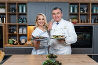 Silvia kocht – Silvia Schneider, Toni Mörwald („Kohlrabi a la Creme mit Kalbrückensteak“ und „Rehrückenfilet mit Kirschen auf einer Pilzvariation“).