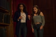 Charmed – Macy Vaughn (Madeleine Mantock, l.); Maggie Vera (Sarah Jeffery, r.)