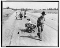 1929 - Der große Börsencrash – Die Große Depression in den USA zwingt diese Familie aus Pittsburg County, Oklahoma im Juni 1938 ihr Zuhause zu verlassen.