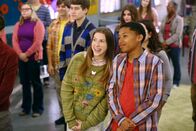 The Middle – Sue (Eden Sher) kommt nicht mit der neuen Freundin des Reverends aus.