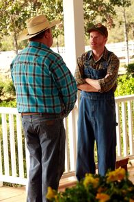 Modern Family – L-R: Cameron Tucker (Eric Stonestreet), Mitchell Pritchett (Jesse Tyler Ferguson)