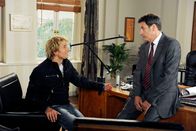 Rote Rosen – ARD ROTE ROSEN FOLGE 1170 Uhr im ERSTEN. Mick (Tobias Rosen, l.) ist glücklich, als Gunter (Hermann Toelcke, r.) ihn wieder als Azubi einstellt.