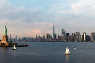 Inselwelt New York – Erbaut auf Inseln und umgeben von Wasser: Der Blick auf die Inselwelt New York und die berühmte Freiheitsstatue.
