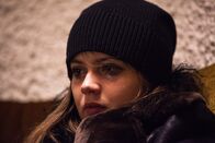 Der Eid – Anna (Hera Hilmar) gerät immer tiefer in eine Drogensucht und kann sich dem schädlichen Einfluss ihres Freundes nicht entziehen.