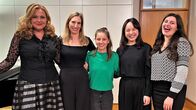 Checkerin Marina – Checkerin Marina (Mitte) mit Opernsängerin Anna (ganz links) und ihren Studentinnen (von links) Louise, Haewon und Oxana.
