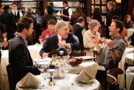 9JKL – (im Uhrzeigersinn): Andrew (David Walton, Mitte); Harry (Elliott Gould, Mitte); Josh (Mark Feuerstein, Mitte)