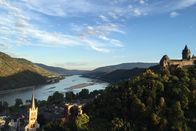 Der Rhein - Strom der Geschichte – Von der Höhe bei Bacharach blickt man in das romantische Mittelrheintal.