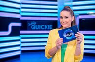 Quickie - Das schnelle Quiz – Moderatorin Sarah von Neuburg moderiert ‚ÄûQuickie‚Äú das schnelle Samstags-Quiz im MDR. ¬
