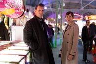 Detective Grace – DS Norman Potting (Craig Parkinson) und DS Bella Moy (Laura Elphinstone) sind auf der Suche nach Flüchtlingen, die ihnen Informationen zum Verschwinden einiger Migranten geben könnten. Doch die Angst der Menschen vor der Polizei ist groß, und so stoßen sie zunächst auf eine Mauer des Schweigens.