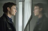 Beauty and the Beast – Evan (Max Brown) ist verzweifelt, weil er nun weiß, dass Catherine nichts für ihn empfindet, sondern für die Bestie Vincent, hinter der er seit Monaten her ist ...