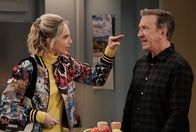 Last Man Standing – Mandy Baxter (Molly McCook, l.); Mike Baxter (Tim Allen, r.)