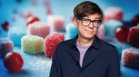 Quarks – Dass Zucker nicht gesund ist, weiß jeder. Dennoch ertappen wir uns immer wieder dabei, dass wir mehr davon essen, als wir eigentlich möchten. Quarks zeigt, woran das liegt – und was wirklich dagegen hilft. - Die Sendung moderiert Ralph Caspers.