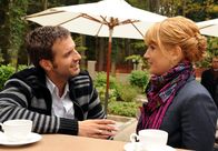 Sturm der Liebe – ARD STURM DER LIEBE FOLGE 1204 Uhr im ERSTEN. Helen (Miriam Krause, r.) rät Nils (Florian Stadler, l.), seinen Einsatz zu erhöhen.