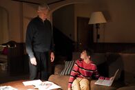 Navy CIS – Leroy Jethro Gibbs (Mark Harmon, l.); Phineas (Jack Fisher, r.)