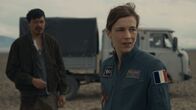 Infiniti – Alle Beweise deuten in eine Richtung: Die Crew der ISS ist tot. Für Isaak (Daniyar Alshinov) scheint die Sache klar. Doch etwas sagt Anna (Céline Sallette), dass er sich irrt.