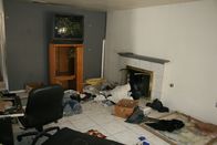 Die Super-Makler - Top oder Flop? – Als Tarek und Makler Pete die Türe des Hauses öffnen, erwartet sie im Inneren ein von Vandalen hinterlassenes Chaos ...