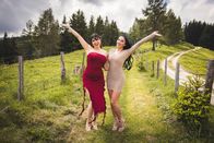 Forsthaus Rampensau – Paloma & Nadja (re.)