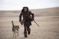 Alpha – Gemeinsame Jagd: Kodi Smit-McPhee als Keda