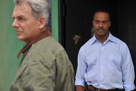 Navy CIS – L-R: Gibbs (Mark Harmon) und Direktor Leon Vance (Rocky Carroll)