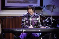 The Big Bang Theory – Hat eine besondere Überraschung für Bernadette: Howard (Simon Helberg) ...