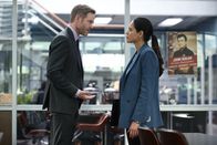 The Rookie – Wesley (Shawn Ashmore) steckt in der Klemme. Einerseits steht seine Karriere auf dem Spiel und andererseits wollte er Lopez (Alyssa Diaz) da nie mit hineinziehen. Nun ist er hin- und hergerissen.
