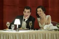 Man Seeking Woman – Josh Greenberg (Jay Baruchel, l.); Lucy (Katie Findlay, r.)