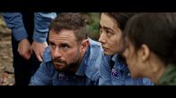 The Land That Time Forgot – Tyler Armstrong (Jack Pearson) und Jennifer Bradley (Jasmine Hope)