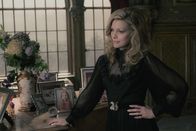 Dark Shadows – Elizabeth Collins Stoddard (Michelle Pfeiffer)