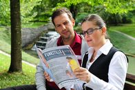 Sturm der Liebe – Nils (Florian Stadler, l.); Sibylle (Julia Mitrici, r.)