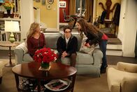 Last Man Standing – (v.l.n.r.) Vanessa Baxter (Nancy Travis); Andrew (Zachary Gordon); Eve Baxter (Kaitlyn Dever)
