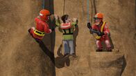 Feuerwehrmann Sam – Ben und Sam befreien Professor Pickles aus einer misslichen Lage an der Felswand.