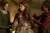 The Spanish Princess – (v.l.n.r.) Maggie Pole (Laura Carmichael); Catherine of Aragon (Charlotte Hope); Lina de Cardonnes (Stephanie Levi-John)