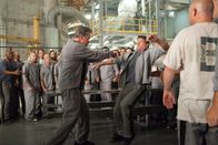 Escape Plan - Entkommen oder sterben – Rottmayer (Arnold Schwarzenegger, mitte l.), Breslin (Sylvester Stallone, mitte r.)