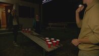 Bauer sucht Frau – Beerpong mit Rudi, Sandra und Isabella