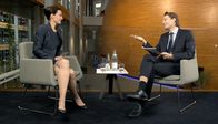 Parlament – Torsten präsentiert im Interview sein Musical. (v. l. n. r. Nicole Gerdon, Lucas Englander)