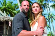 The Mechanic 2 - Resurrection – L-R: Arthur Bishop (Jason Statham) und Gina (Jessica Alba)