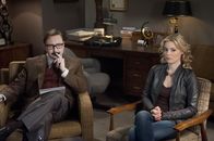 Community – Dr. Heidi (John Hodgman, l.); Britta Perry (Gillian Jacobs, r.)