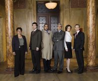 Law & Order – S Epatha Merkerson, Jeremy Sisto, Anthony Anderson (Kevin Bernard), Sam Waterston, Alana De La Garza, Linus Roache