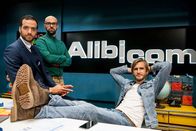 Alibi.com – Hüter kleiner und großer Geheimnisse: Grégory (Philippe Lacheau, r.) mit seinen Mitarbeitern Augustin (Julien Arruti, M.) und Mehdi (Tarek Boudali, l.).