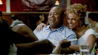 Hawaii Five-0 – Verbringen mit Freunden einen schönen Abend - doch am nächsten Tag überschattet ein Tod das Ganze: Grover (Chi McBride, l.) und seine Frau Renee (Michelle Hurd, r.) ...