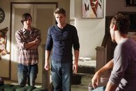 Criminal Minds – Was haben Scott Kagan (Jake Thomas, l.), Chris Salters (Michael Terry, M.) und Michael Kosina (Steve Talley, r.) mit den entführten Stripperinnen zu tun?; Was haben Scott Kagan (Jake Thomas, l.), Chris Salters (Michael Terry, M.) und Michael Kosina (Steve Talley, r.) mit den entführten Stripperinnen zu tun?