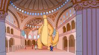 Tom – Tom landet in Istanbul bei seinen Zirkusfreunden, die ihn schon erwarten. Zusammen mit Tip, Wanda und Rupert bricht er zu einer Stadtbesichtigung auf. Selchuk, ein Junge aus Istanbul, bietet sich ihnen als StadtfĂĽhrer an. Auch die "BĂ¶sen", Carter, Miss Hatch und Weedon, sind lĂ¤ngst da, immer noch hinter Tom her.Â